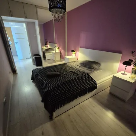 Spacemore Apartments, Dmowskiego - 20 Minut Do Rynku, Self Check-in 24h, Parking, Bikes Daire Wroclaw