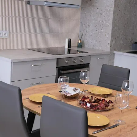 アパート Spacemore Apartments, Dmowskiego - 20 Minut Do Rynku, Self Check-in 24h, Parking, Bikes ヴロツワフ