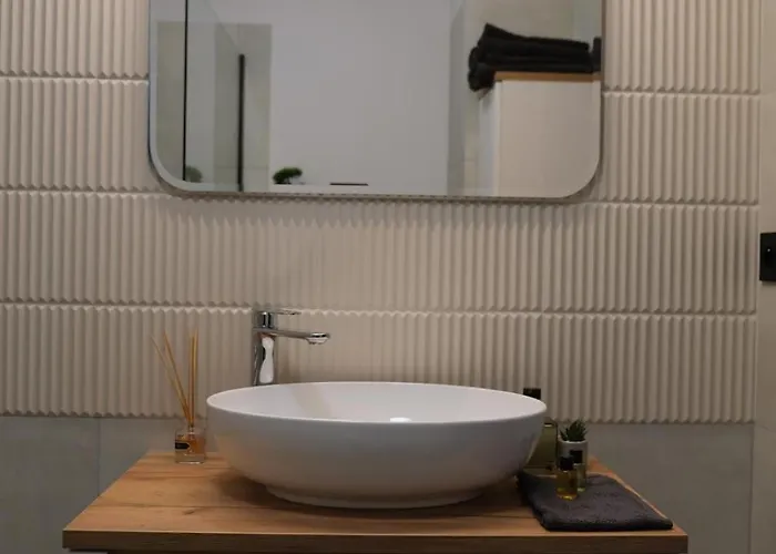 Spacemore Apartments, Dmowskiego - 20 Minut Do Rynku, Self Check-in 24h, Parking, Bikes Daire Wroclaw